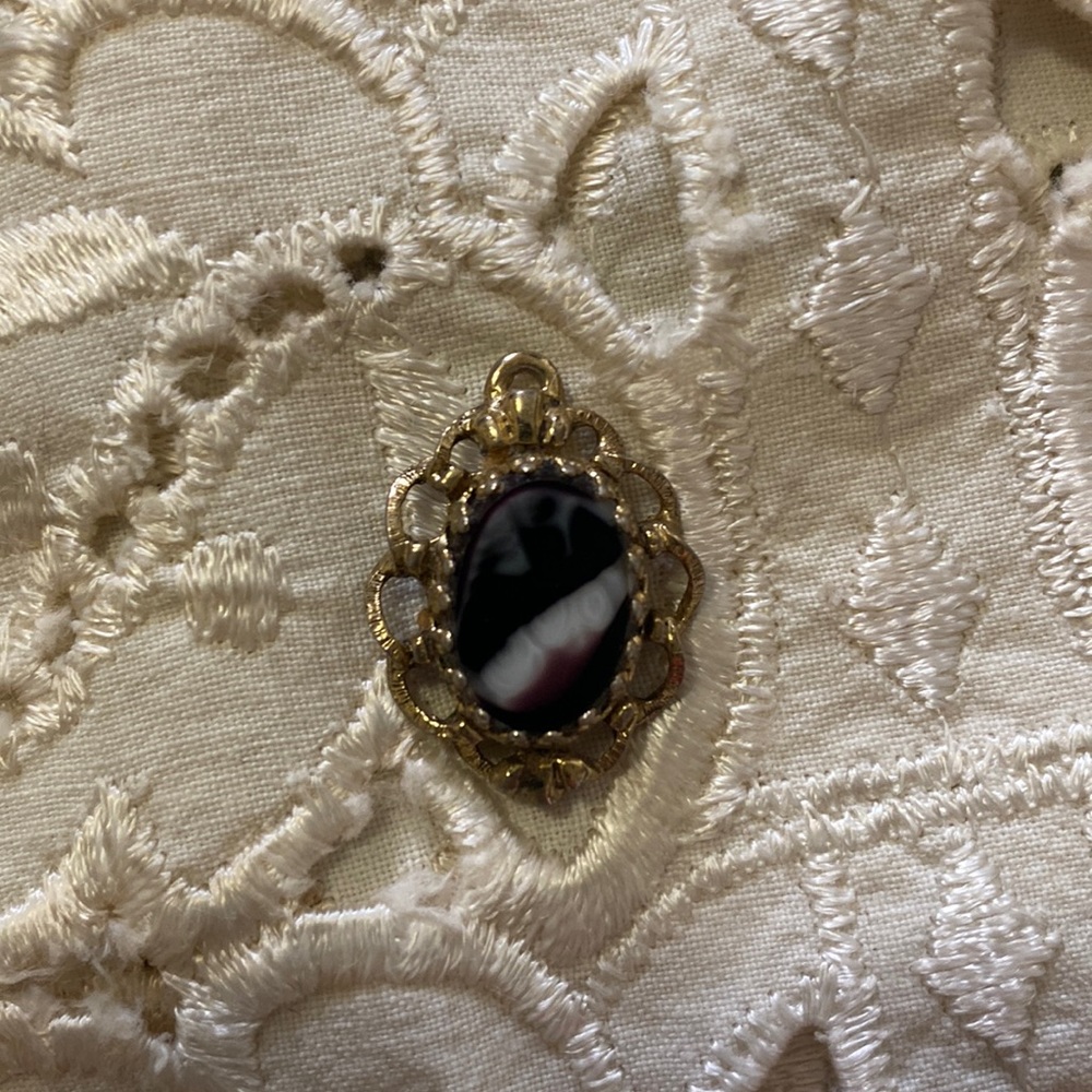 Vintage gold/Faux Gold Pendant White & Purple Stone